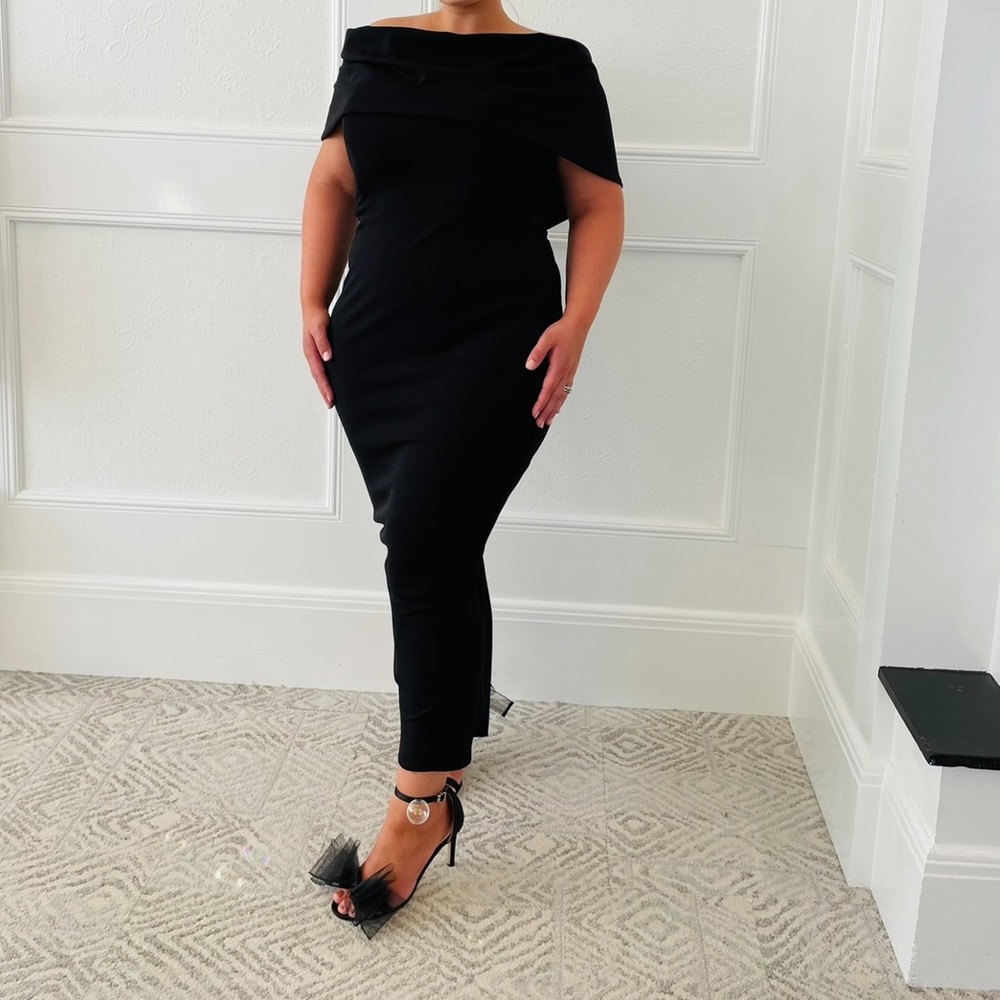 La Femme Classic Black Dress